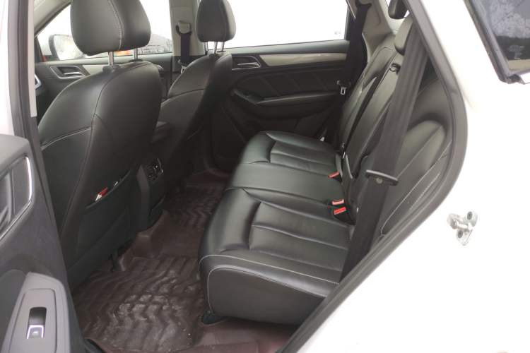 Used Roewe RX5 2016 20T Two-Wheel Drive Automatic Internet Smart Edition
