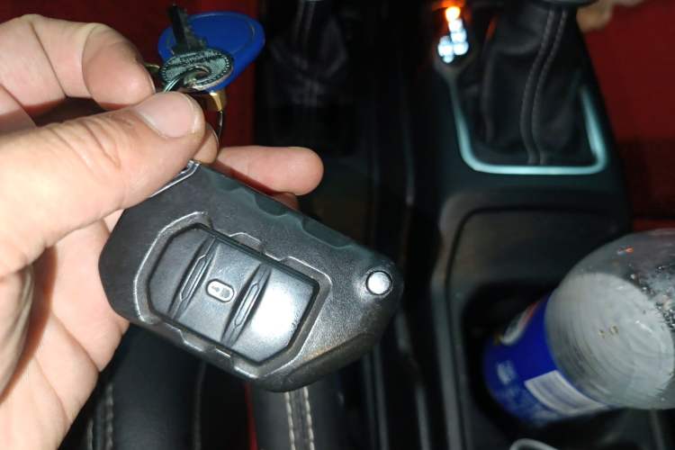 Used Jeep Wrangler 2019 2.0T Sahara 4-Door Version China V Standard Vehicle Key