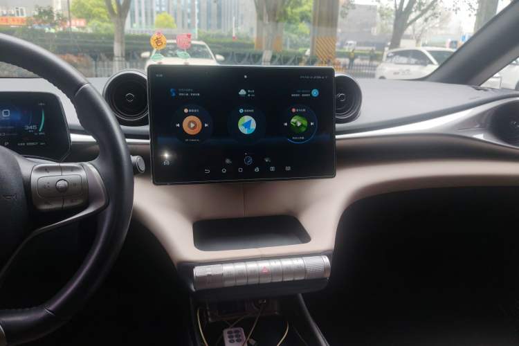 Used BYD Dolphin 2021 405 km Fashion Edition Audio And AC Panel