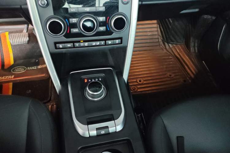 Used Land Rover Discovery Sport 2019 240 PS SE Version China VI Standard Gear Lever