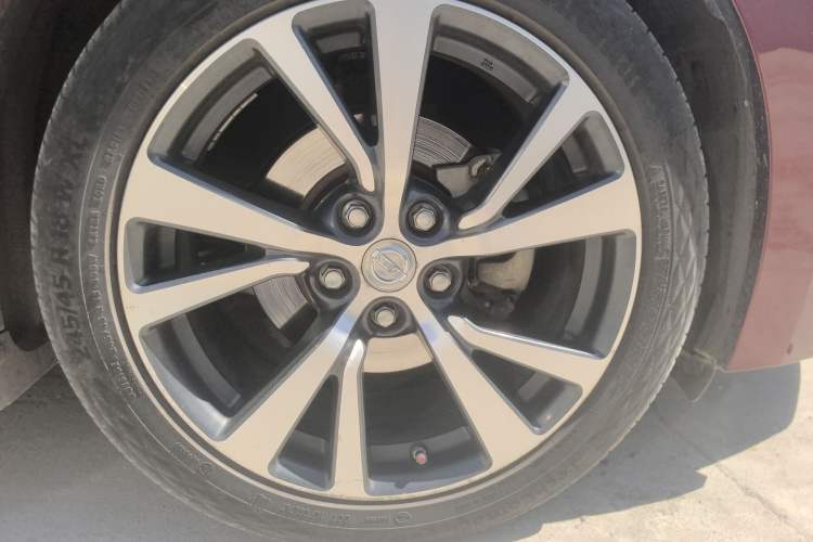 Used Nissan Maxima 2016 2.5L XL Luxury Edition Right Front Wheel Hub
