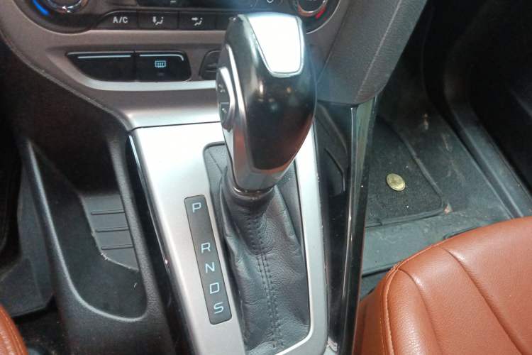 Used Ford Focus 2012 Sedan 1.6L Automatic Fashion Edition