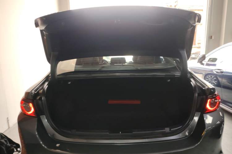 Used Mazda 3 Axela 2021 2.0L Automatic Zhiya Edition
