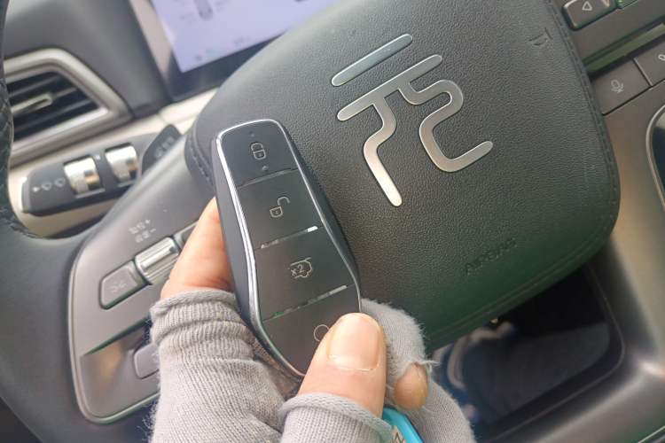 Used BYD Yuan UP 2025 Intelligent Driving Version 401 km Leading Edition