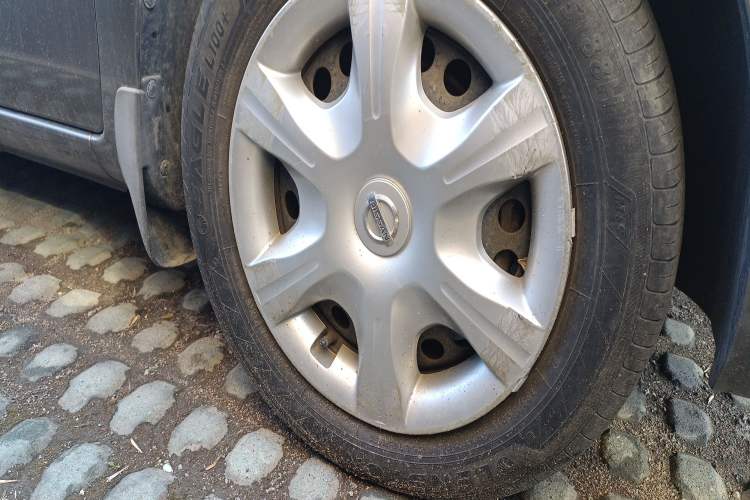 Used Nissan Sunny 2011 1.5XE CVT Comfort Edition Right Front Wheel Hub