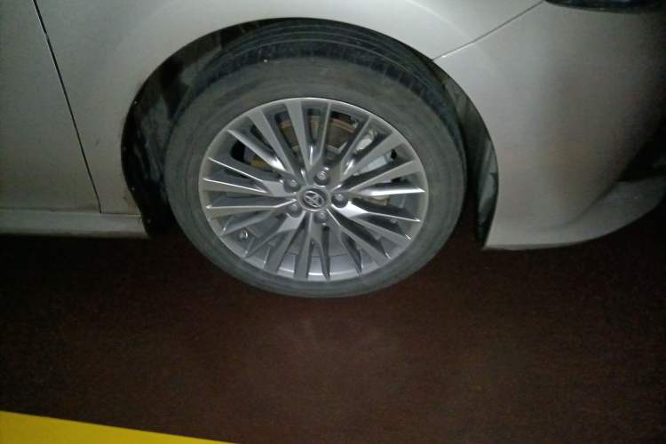 Used Toyota Camry 2019 Dual-Engine 2.5 HG Luxury Edition China V Standard Right Front Wheel Hub