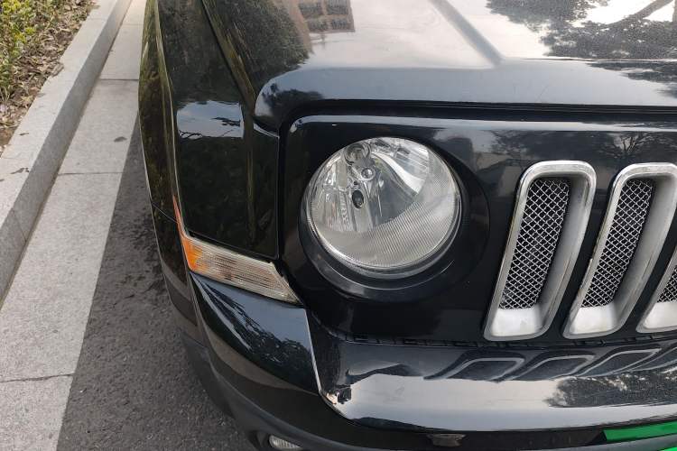 Used Jeep Patriot 2014 2.4L Sport Edition Right Front Headlight