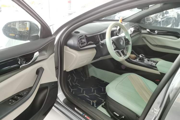 Used BYD Qin PLUS 2021 DM-i 120KM Flagship Model Driver Seat