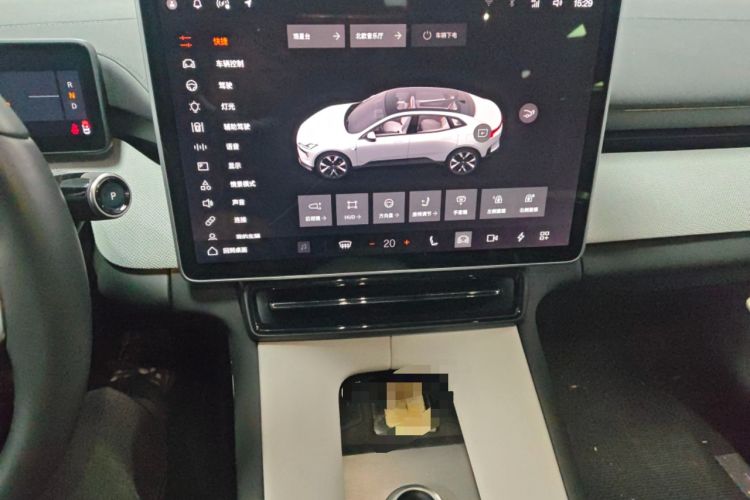 Used Polestar 4  Audio And AC Panel