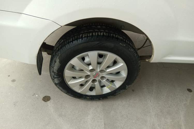 Used Jinbei Gold Hiace M Classic 2024 1.5L Engineering Lion Passenger Vehicle 5 Seats