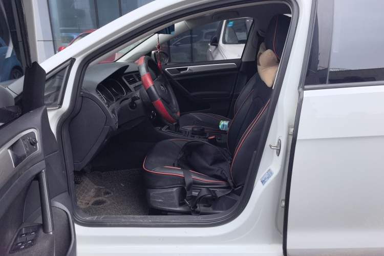 Used Volkswagen Golf 2018 1.6L Manual Fashion Edition