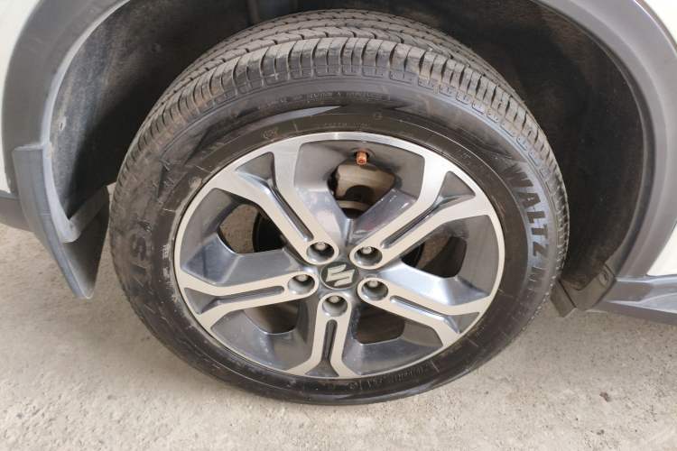 Used Suzuki Vitara 2016 1.4T Automatic Two-Wheel Drive Luxury Version Right Rear Wheel Hub