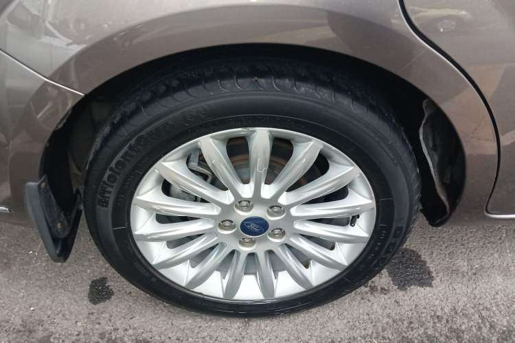 Used Ford Mondeo 2013 2.3L Luxury Model