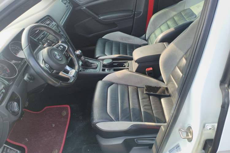 Used Volkswagen Golf 2016 1.4TSI Automatic R-Line
