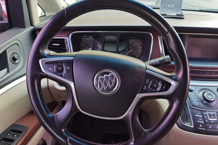 Used Buick GL8 2014 3.0L GT Luxury Business Haoya Edition