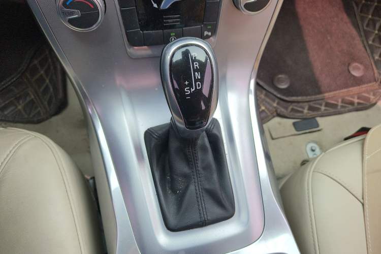 Used Volvo S80L 2014 2.0T T5 Intelligent Luxury Edition Gear Lever