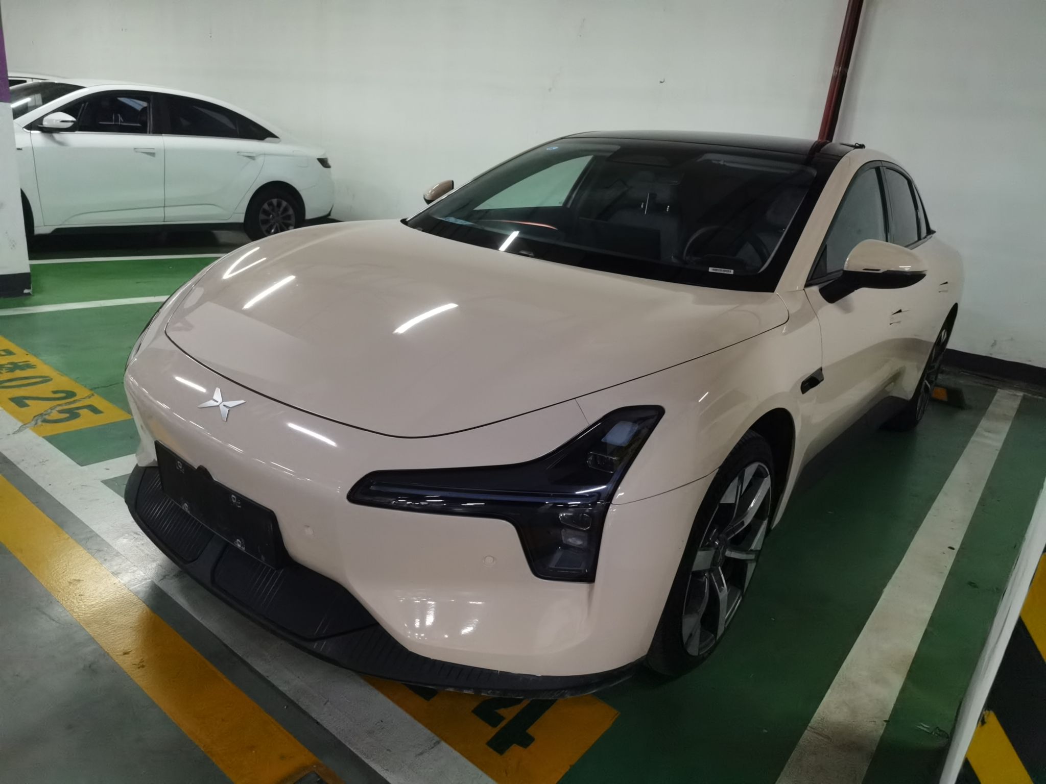 Под передней частью автомобиля