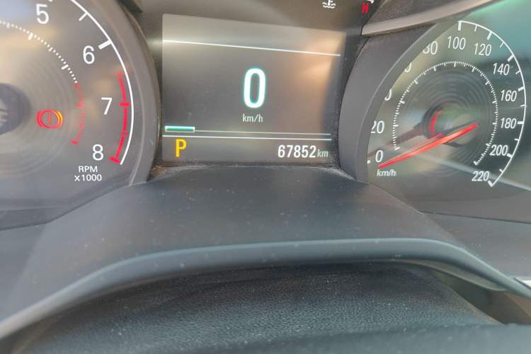 Used Chevrolet Monza 2021 320 Automatic Enjoyment Sunroof Edition Odometer Close Up