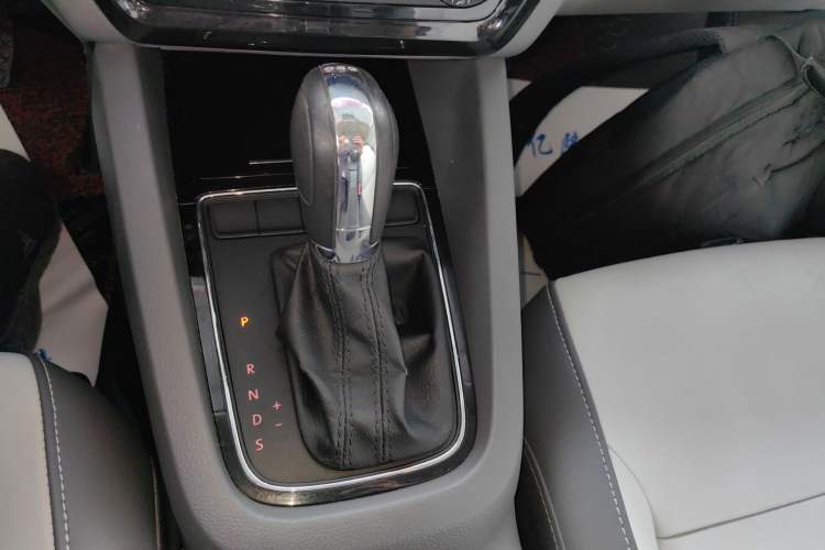 Used Volkswagen Sagitar 2015 230TSI Automatic Comfort Version