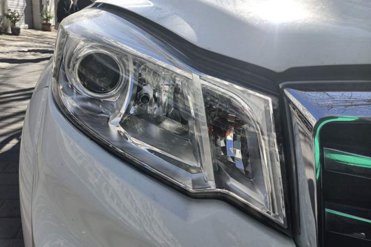 Used Great Wall Wingle 6 2017 2.4L Gasoline Two-Wheel Drive Elite Version 4G69 Right Front Headlight