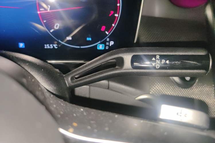 Used Mercedes-Benz GLC Coupe 2025 GLC 260 4MATIC Coupe SUV Gear Lever