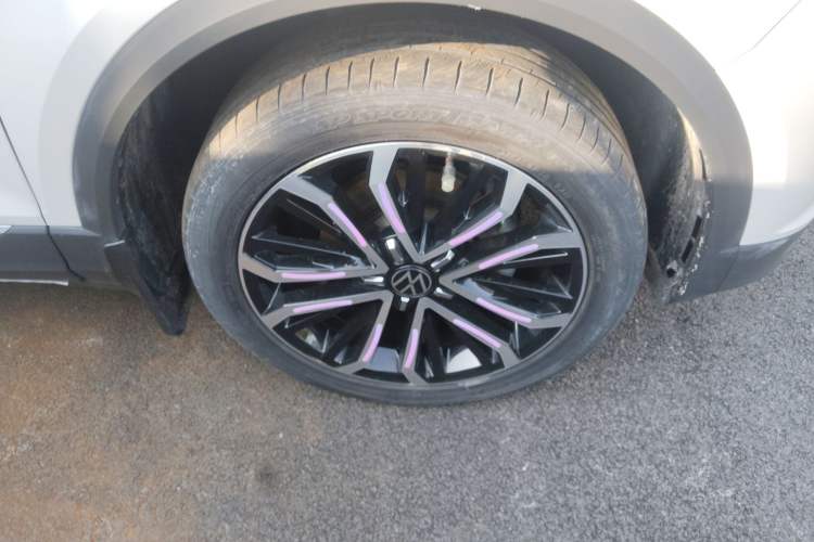 Used Volkswagen T-ROC 2022 280TSI DSG Two-Wheel Drive Elite PLUS Right Front Wheel Hub