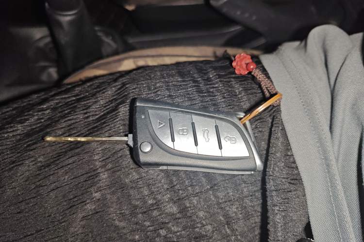 Used Nissan Livina 2010 Jingyue Edition 1.6L Manual All-Around Model