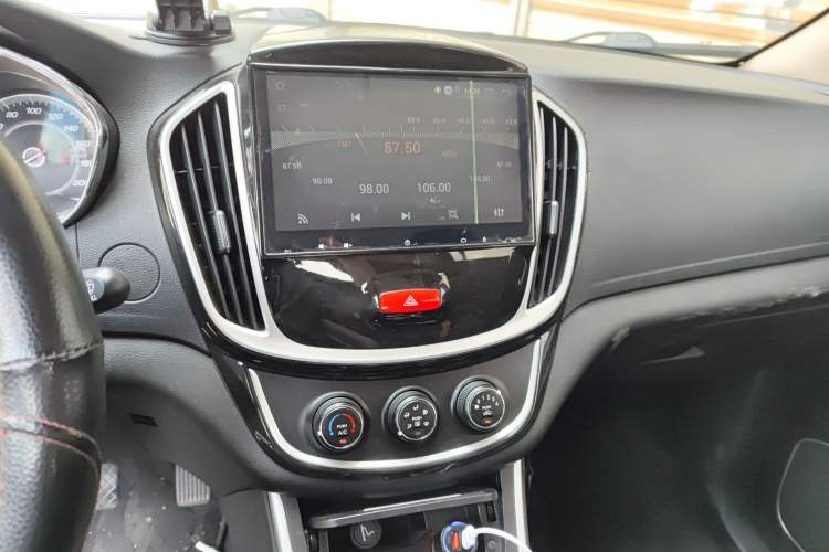 Used Baojun 560 2015 1.8L manual Comfort trim level