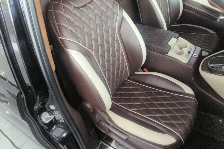 Used Mercedes-Benz Vito 2018 2.0T Business Version China VI Emission Standard
