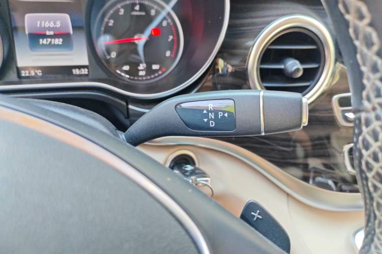 Used Mercedes-Benz V-Class 2018 V 260 Avantgarde Edition China VI Gear Lever