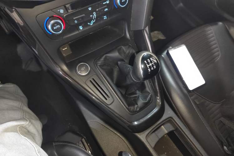 Used Ford Focus 2017 Sedan 1.6L Manual Fashion Edition Smart Drive Version