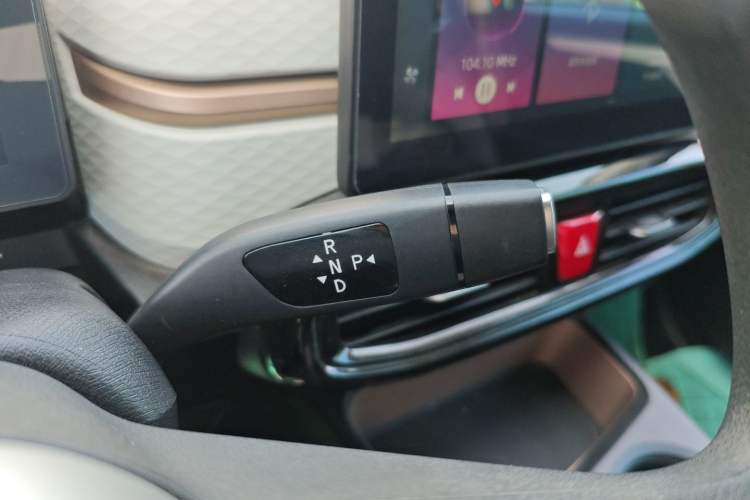 Used SOL E10X 2022 Flower Fairy Design Four-Leaf Clover
