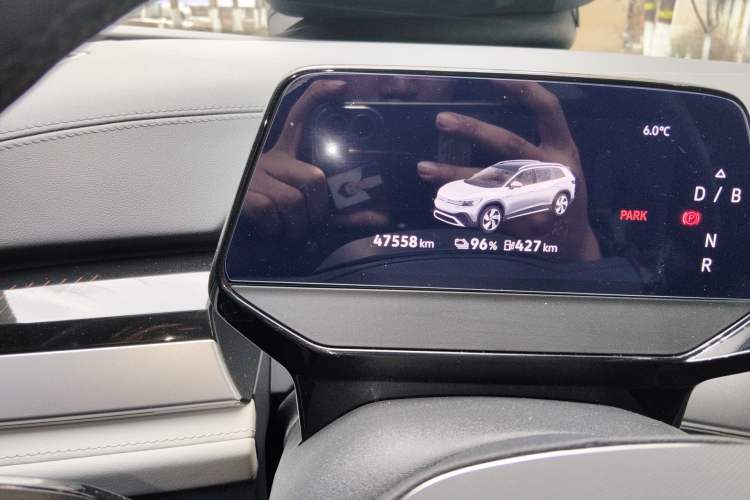 Used Volkswagen ID.6 CROZZ 2021 Long-Range PRO Edition Odometer Close Up