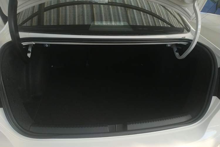 Used Volkswagen Sagitar 2014 Revised Version 1.6L Automatic Leading Edition