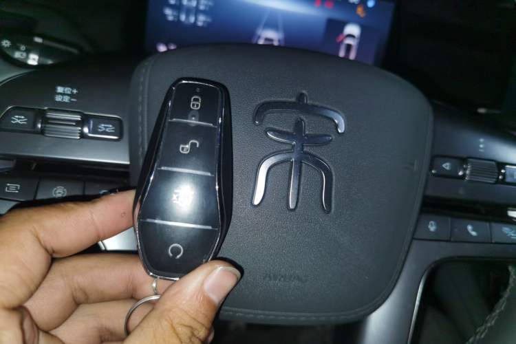 Used BYD Song L EV 2024 662 km Beyond Edition
