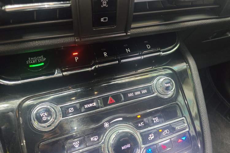 Used Lincoln Corsair New Energy 2021 PHEV Four-Wheel Drive e-Enjoy Edition Gear Lever