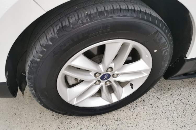 Used Ford Edge 2020 EcoBoost 245 Two-Wheel-Drive Titanium 5-Seater
