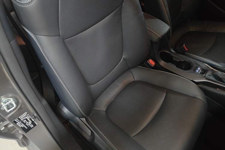 Used Toyota Corolla 2021 1.2T S-CVT Luxury Edition Right Front Seat