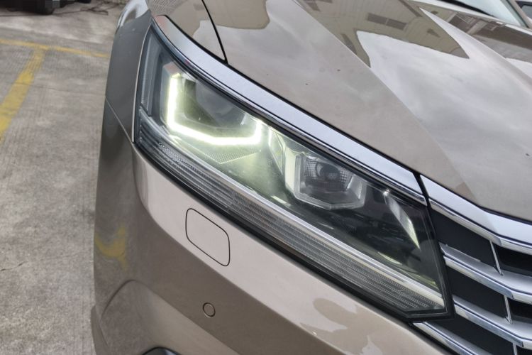 Used Volkswagen Passat 2016 330TSI DSG Prestige Edition Right Front Headlight