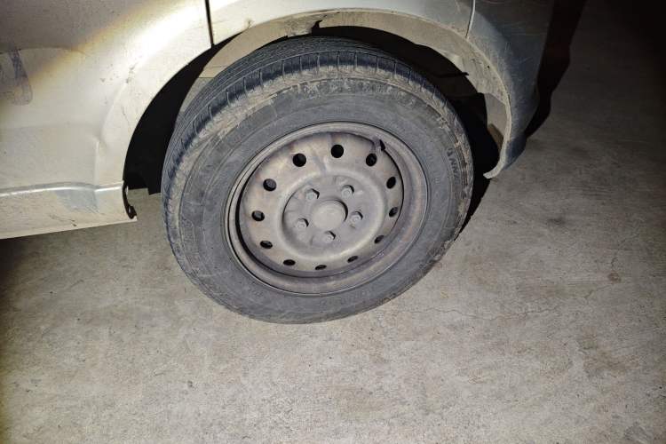 Used Wuling EV50 2021 Van Logistics Vehicle Lishen 41.6kWh Tongyu Electric Control System
