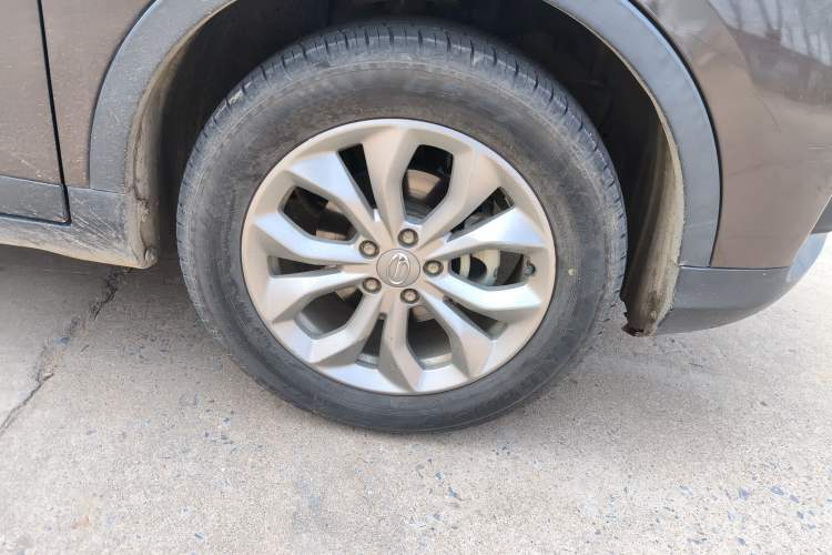 Used GAC Trumpchi GS3 2017 150N Automatic Elite Edition Right Front Wheel Hub