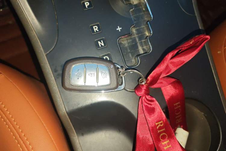 Used Hyundai ix35 2013 2.0L Automatic Two-Wheel Drive Smart GLS China IV Standard Vehicle Key