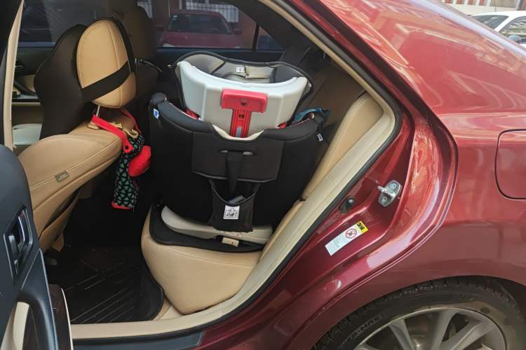 Used Toyota Reiz 2012 2.5V Fengdu Elite Stylish Edition Interior 4