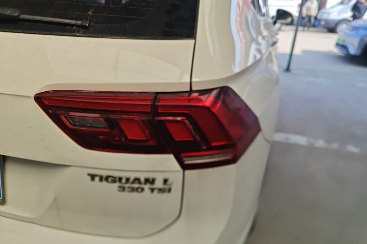 Used Volkswagen Tiguan L 2018 Facelift 330TSI Automatic Two-Wheel Drive Luxury Edition Right Rear Taillight