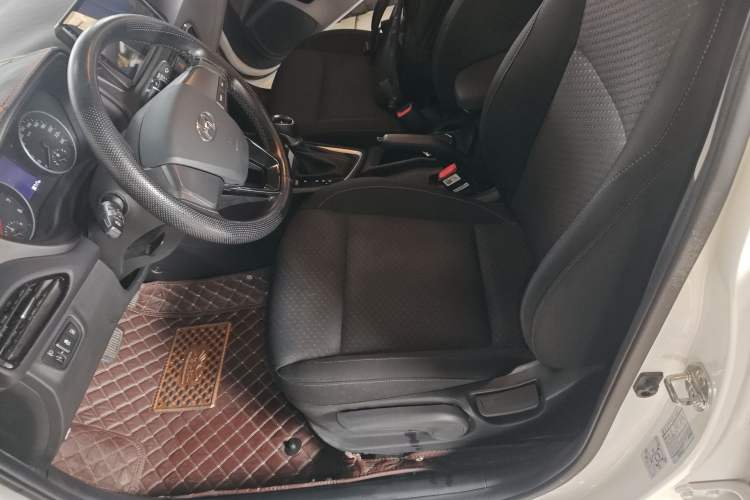 Used Hyundai Celesta 2018 1.6L Automatic GL Enjoyment Version China V Standard