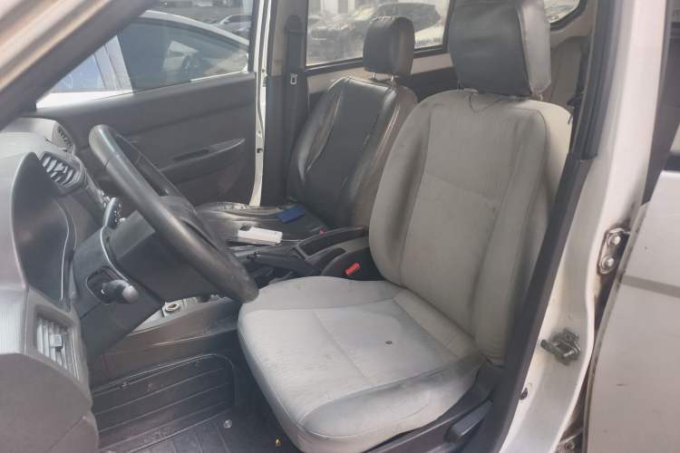 Used Wuling Hongguang 2014 1.2L Base Model China IV Left Front Seat