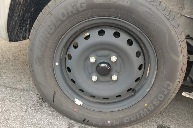 Used Wuling Hongguang New Energy 2024 All-Electric Model 300KM Practical Version
