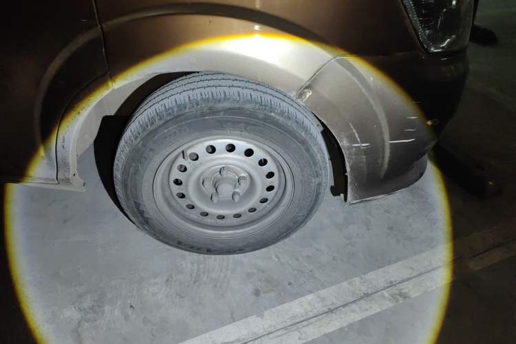 Used Foton Scenic G5 2020 2.0L Long-Wheelbase Flat-Roof 6-Seater Multi-Purpose Passenger Vehicle 1TZS Right Front Wheel Hub