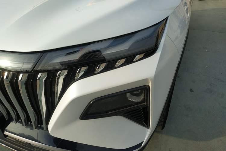 Used Dongfeng Aeolus Huge 2022 Mach Power 1.5T DareDrive Edition · Smart