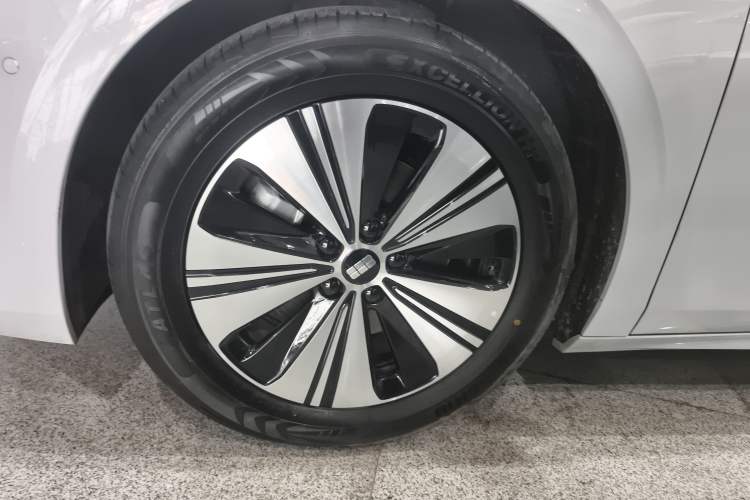 Used Geely Galaxy A7 2025 Model EM-i 150km Exploration+ Edition
